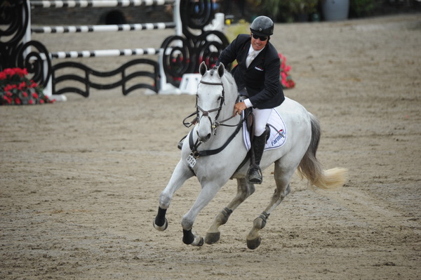 HITS-Jumpers-9-11-11-4339-CasinoVandeHelle-AaronVale-DDeRosaPhoto.JPG
