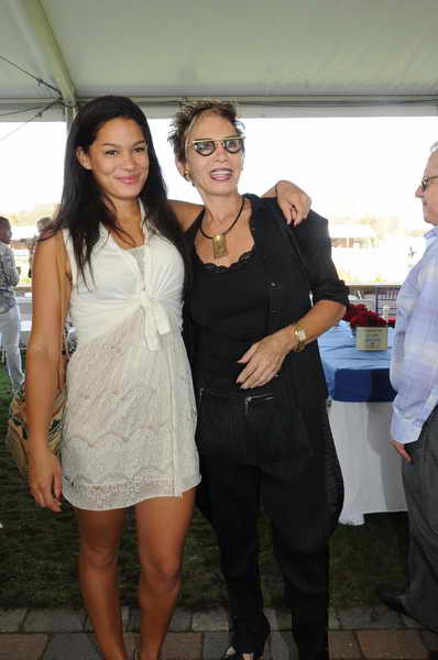 HC-9-4-11-0587-DDeRosaPhoto.JPG