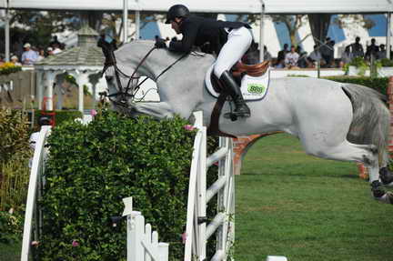 HC-9-4-11-1010-McLainWard-AntaresF-DDeRosaPhoto.JPG