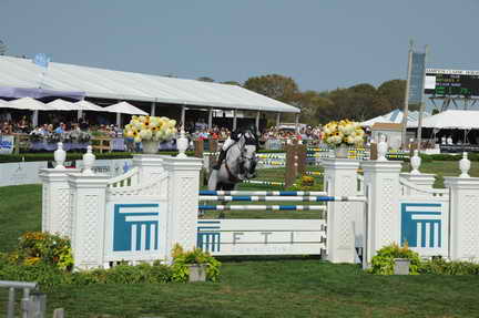 HC-9-4-11-1020-McLainWard-AntaresF-DDeRosaPhoto.JPG