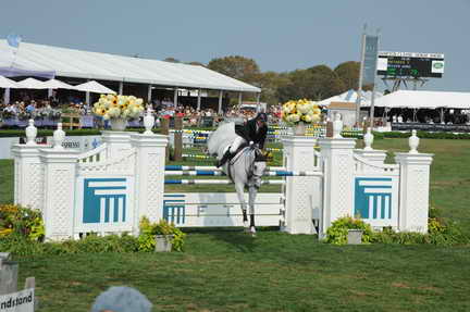 HC-9-4-11-1024-McLainWard-AntaresF-DDeRosaPhoto.JPG