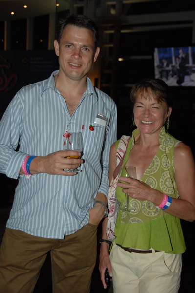 HKEV-8-10-08-622-JulianWright-MelindaLehman-DeRosaPhoto.jpg