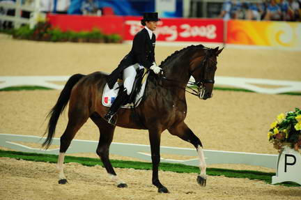 HKD-8-14-08-0220-JuliaChevanne-Calimucho-FRA-DeRosaPhoto.jpg