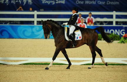 HKD-8-14-08-0250-JuliaChevanne-Calimucho-FRA-DeRosaPhoto.jpg