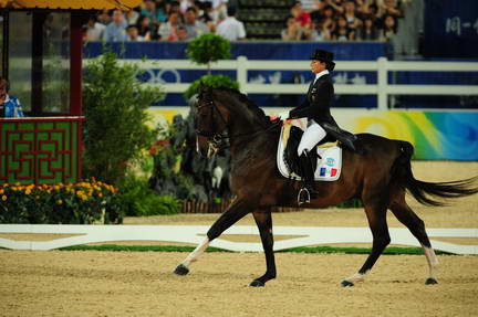 HKD-8-14-08-0252-JuliaChevanne-Calimucho-FRA-DeRosaPhoto.jpg