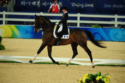 HKD-8-14-08-0261-JuliaChevanne-Calimucho-FRA-DeRosaPhoto.jpg