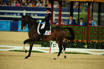 HKD-8-14-08-0263-JuliaChevanne-Calimucho-FRA-DeRosaPhoto.jpg
