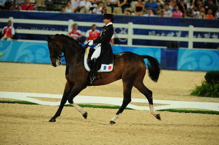 HKD-8-14-08-0264-JuliaChevanne-Calimucho-FRA-DeRosaPhoto.jpg
