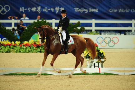 HKD-8-14-08-0849-HiroshiHoketsu-Whisper-JPN-DeRosaPhoto.jpg