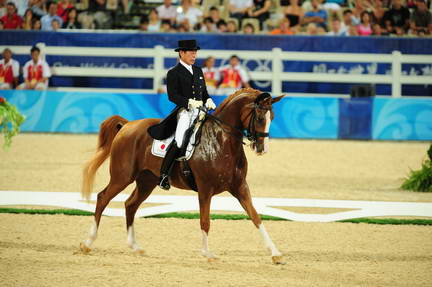 HKD-8-14-08-0877-HiroshiHoketsu-Whisper-JPN-DeRosaPhoto.jpg
