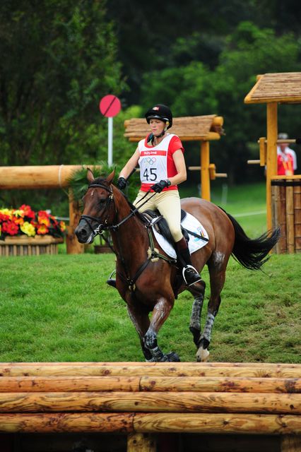 HKEV-8-11-08-0841-KarinDonckers-GazelleDeLaBrasserie-BEL-DeRosaPhoto.jpg