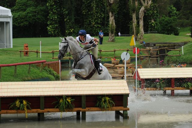 HKEV-8-11-08-0648-BeckyHolder-CourageousComet-DeRosaPhoto.jpg