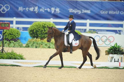 HKEV-8-10-08-113-KarenOConnor-Mandiba-DeRosaPhoto.jpg