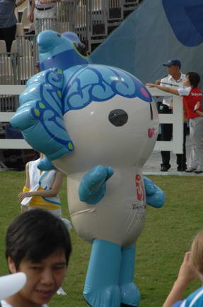 HK-8-9-08-510-DeRosaPhoto.jpg