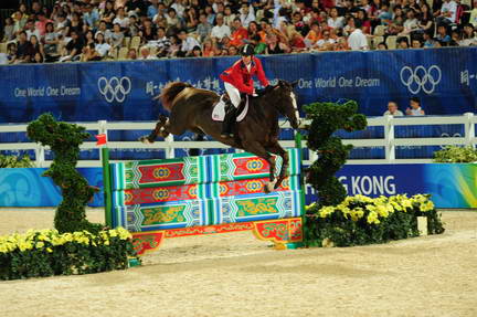 HKSJ-8-15-08-0325-McLainWard-Sapphire-DeRosaPhoto.JPG