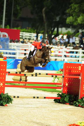 HKSJ-8-15-08-0329-McLainWard-Sapphire-DeRosaPhoto.JPG