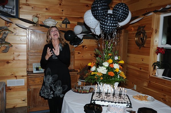 Mary-11-13-10-60thBD-085-DDeRosaPhoto.jpg