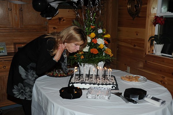 Mary-11-13-10-60thBD-088-DDeRosaPhoto.jpg