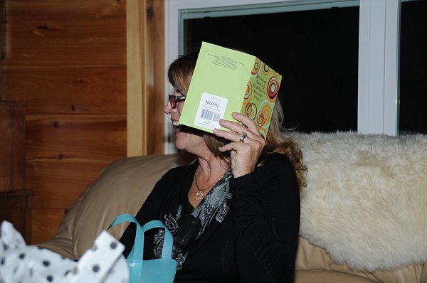 Mary-11-13-10-60thBD-102-DDeRosaPhoto.jpg