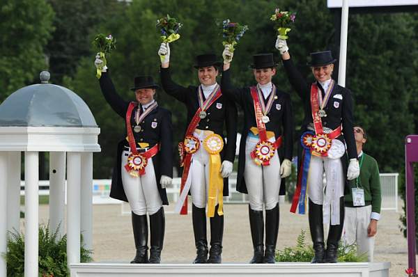 0187-NAJYRC-7-26-09-AwardsCeremony-DDeRosaPhoto.jpg