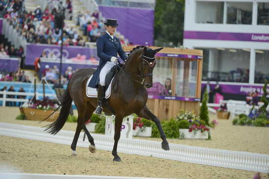 Olympics-DRE-GP2-8-2-12-0720-ClaudiaFassaert-Donnerfee-BEL-DDeRosaPhoto