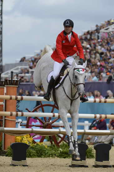 Olympics-SJ-Ind-8-4-12-4092-NicolasPizarro-CrossingJordan-MEX-DDeRosaPhoto