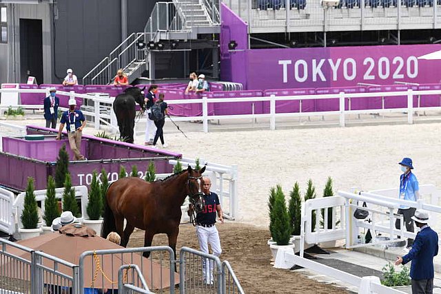 OLY-2020-DRESSAGE-JOG-7-24-21-1433-172-STEFFEN PETERS-SUPPERKASPER-USA-DDEROSAPHOTO