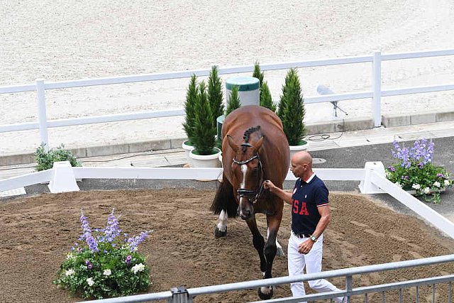 OLY-2020-DRESSAGE-JOG-7-24-21-1457-172-STEFFEN PETERS-SUPPERKASPER-USA-DDEROSAPHOTO