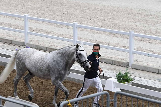 OLY-2020-DRESSAGE-JOG-7-24-21-1519-156-CARLOS PINTO-SULTAO MENEZES-POR-DDEROSAPHOTO