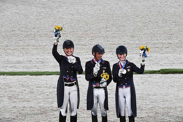 OLY-2020-DRESSAGE-GP SPECIAL AWARDS-7-27-21-6981-DDEROSAPHOTO