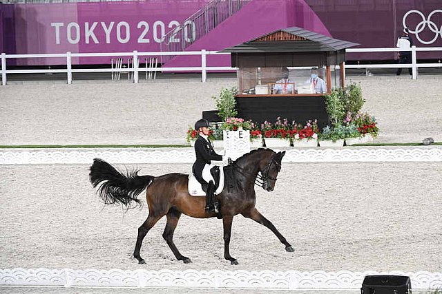 OLY-2020-DRESSAGE-GP FREESTYLE-7-28-21-8988-139-JESSICA VON BREDOW-WERNDL-TSF DALERA-GER-DDEROSAPHOTO
