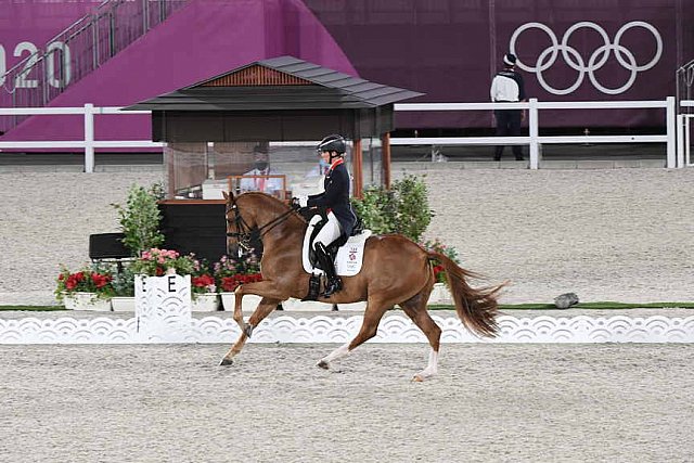 OLY-2020-DRESSAGE-GP FREESTYLE-7-28-21-9226-133-CHARLOTTE DUJARDIN-GIO-GBR-DDEROSAPHOTO