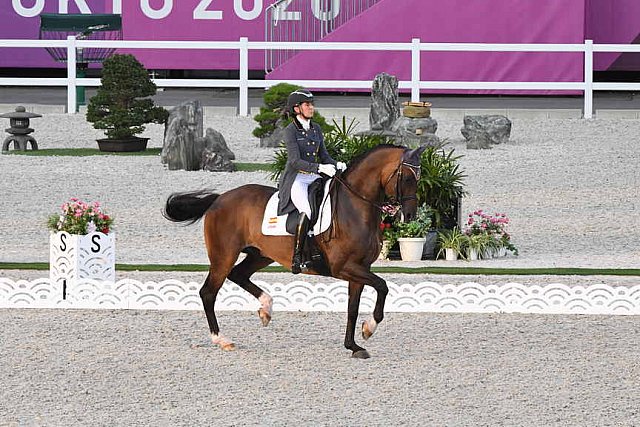 OLY-2020-DRESSAGE-GP FREESTYLE-7-28-21-7834-123-BEATRIZ FERRER-SALAT-ELEGANCE-ESP-DDEROSAPHOTO