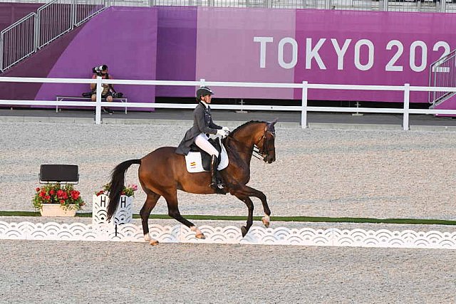 OLY-2020-DRESSAGE-GP FREESTYLE-7-28-21-7864-123-BEATRIZ FERRER-SALAT-ELEGANCE-ESP-DDEROSAPHOTO