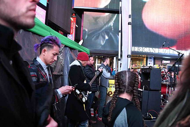 OneLove-TimesSquare-11-17-18-9024-DDeRosaVideo