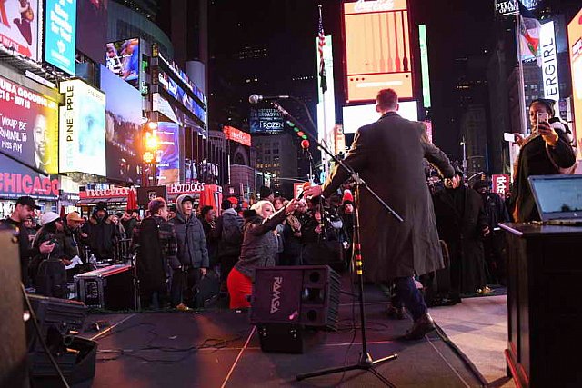 OneLove-TimesSquare-11-17-18-9032-DDeRosaVideo