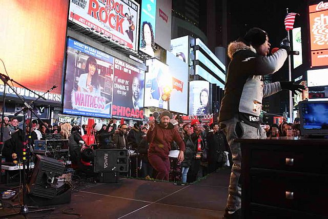 OneLove-TimesSquare-11-17-18-9038-DDeRosaVideo