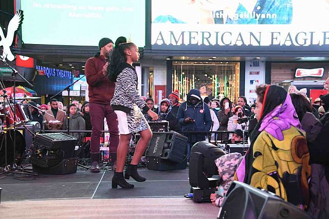 OneLove-TimesSquare-11-17-18-9108-DDeRosaVideo