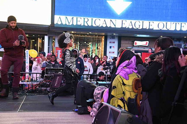 OneLove-TimesSquare-11-17-18-9110-DDeRosaVideo