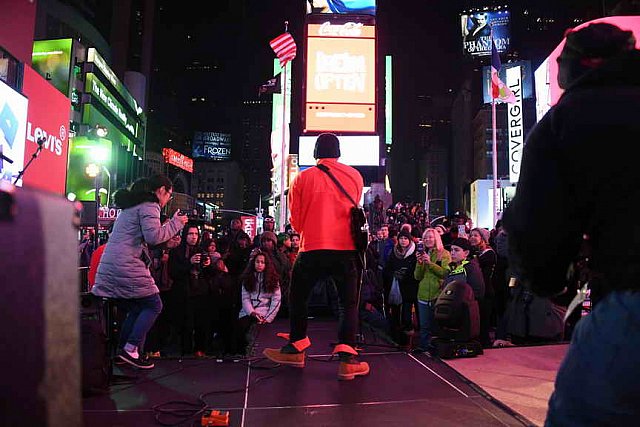 OneLove-TimesSquare-11-17-18-9217-DDeRosaVideo