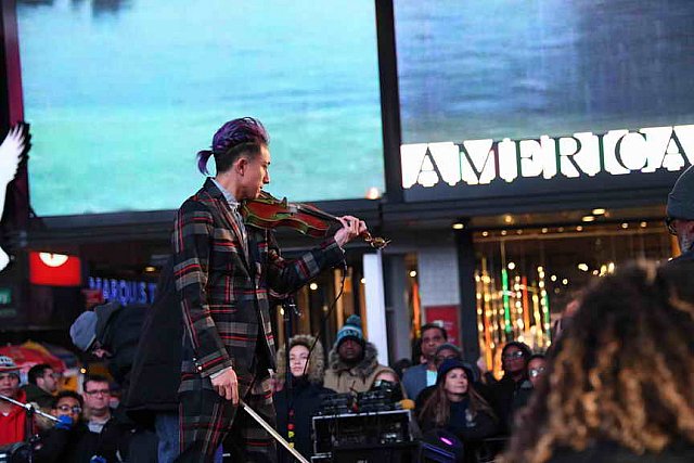 OneLove-TimesSquare-11-17-18-9223-DDeRosaVideo