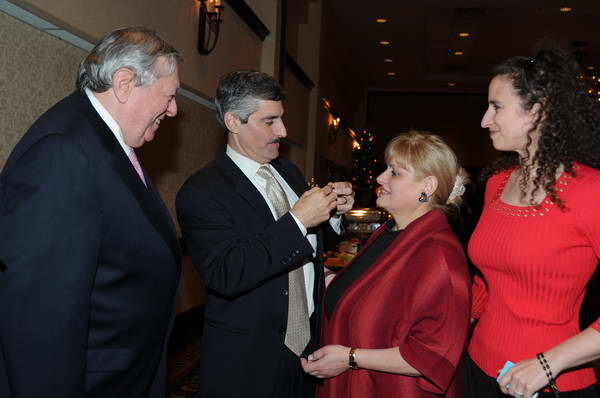 PCLI-12-9-10-HolidayParty-141-DDeRosaPhoto.jpg