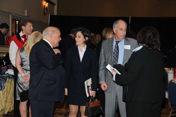 PCLI-12-9-10-HolidayParty-145-DDeRosaPhoto.jpg