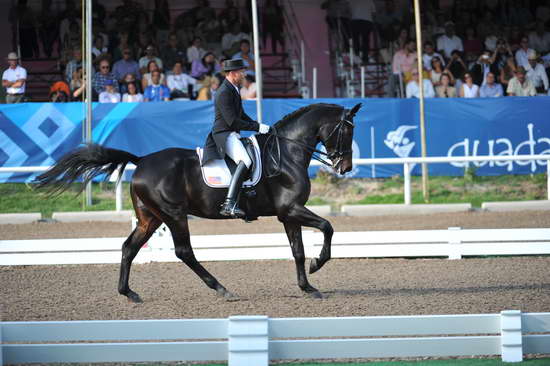 PanAmGames-MX-10-19-11-7618-DRE-IND-SteffenPeters-WeltinosMagic-USA-DDeRosaPhoto.JPG