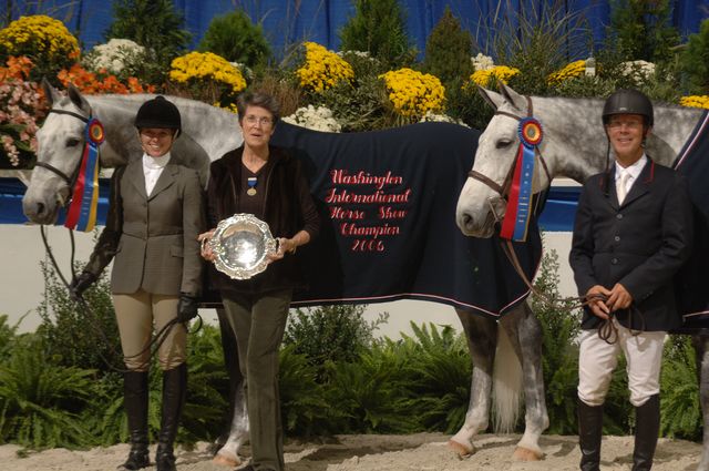 014-JohnFrench-VidaBlue-JenniferBauersachs-Sterling-GrCh-Res-WIHS-10-25-06-&copy;DeRosaPhoto.jpg