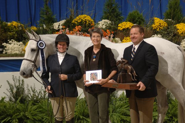 020-LouiseSerio-GraySlipper-HiPtGreenHtr-WIHS-10-25-06-&copy;DeRosaPhoto.jpg