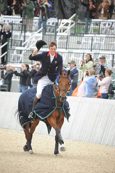 Rolex-4-25-10-3695-Awards-WilliamFoxPitt-CoolMountain-DDeRosaPhoto.jpg