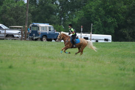 So8ths-5-5-12-XCDay-3830-JamieMiess-InTheZone-DDeRosaPhoto