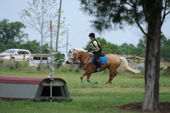 So8ths-5-5-12-XCDay-3839-JamieMiess-InTheZone-DDeRosaPhoto