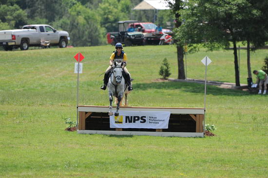 So8ths-5-5-12-XCDay-2971-MicheleLobsinger-GlenlarasPride-DDeRosaPhoto